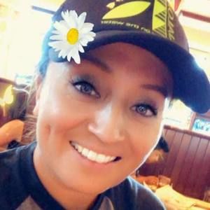 Meet your Posher, Lona